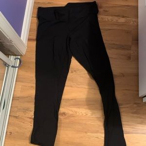 Aritzia TNA black leggings size Large